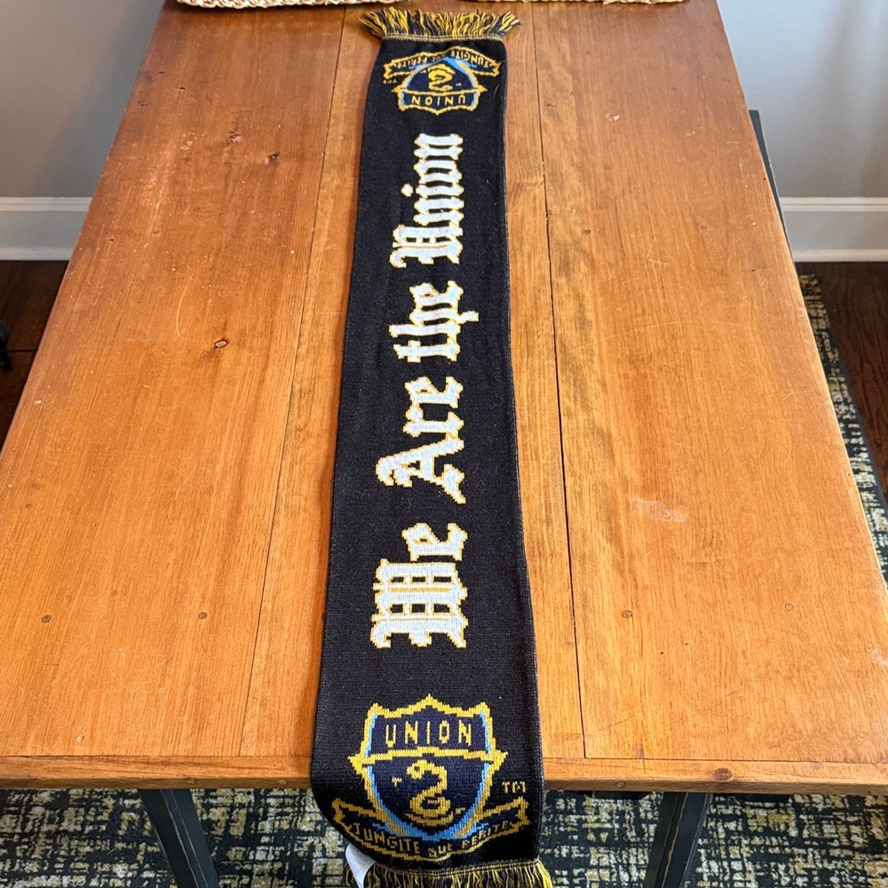 Sons of Ben scarf